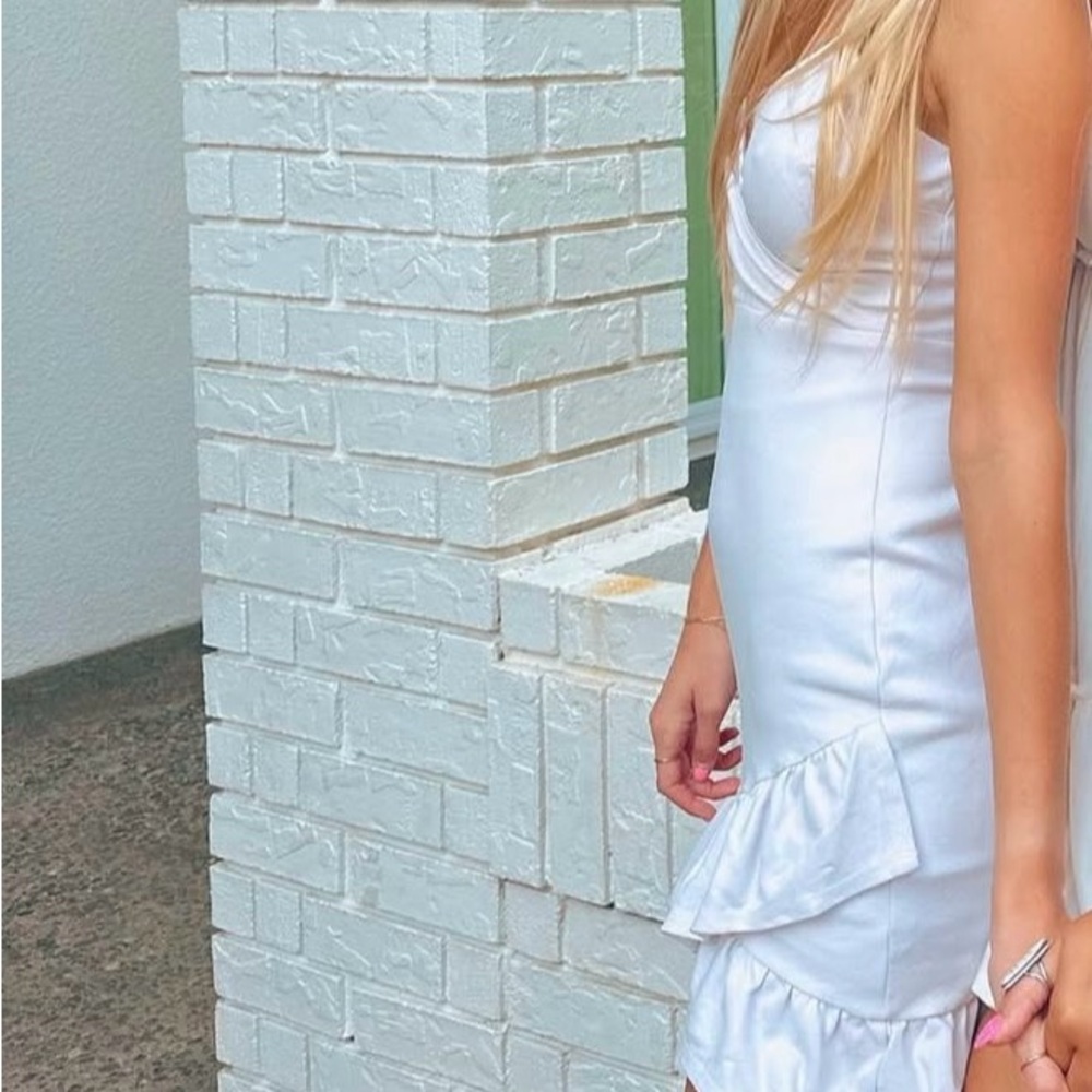 Lulu's Classic White Dress